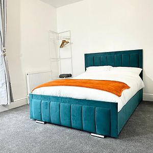 Large Double Room In Portsmouth - Mayhall Rd